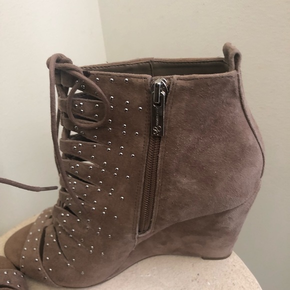 Jessica Simpson Taupe Leather Booties size 9B - Picture 3 of 4